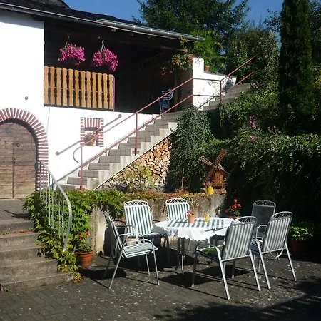 Ferienhaus Marlene Дом отдыха Osann-Monzel